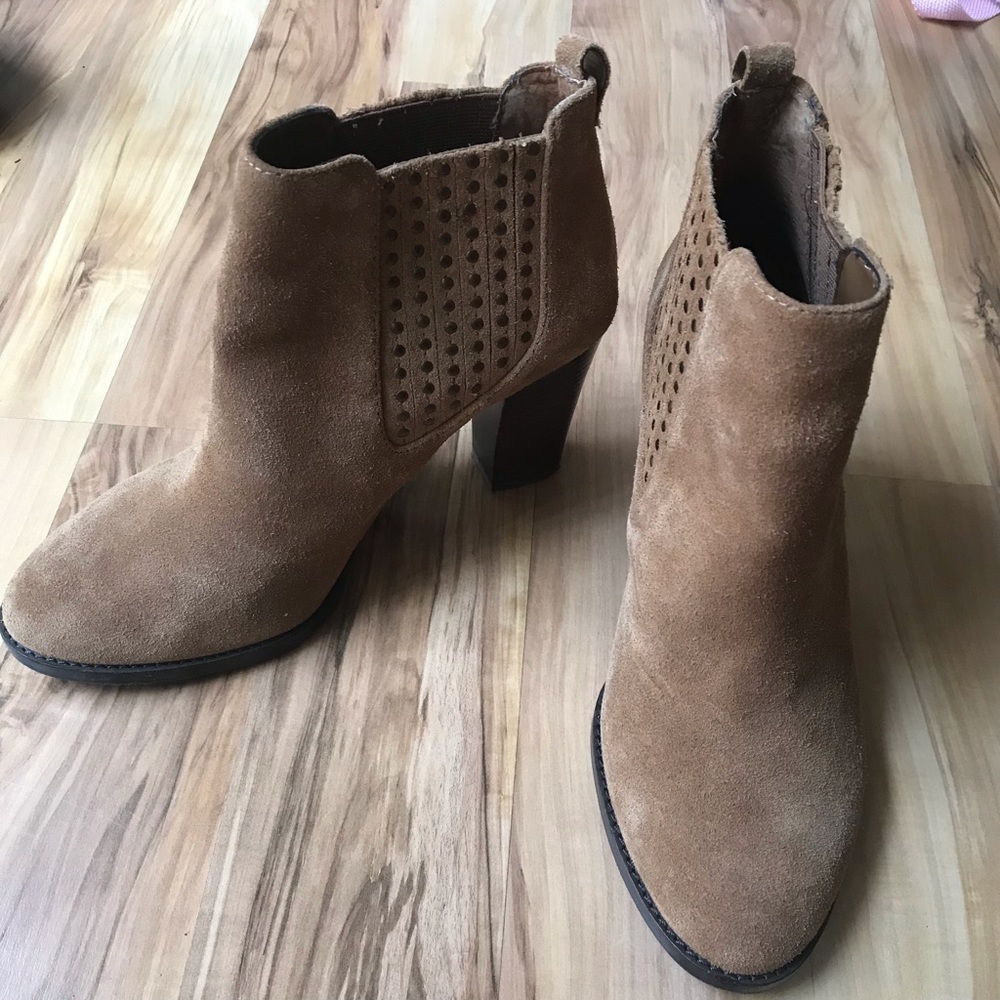 Antonio Melani Brown Suede booties